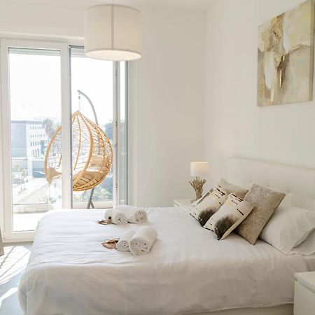Apartamento Apulialux - Exclusive And Modern City View, Private Parking Bari Exterior foto