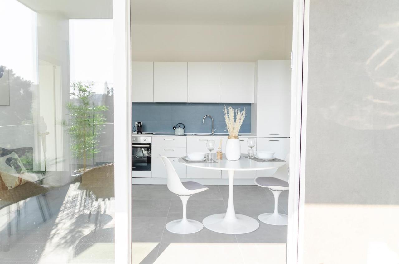 Apartamento Apulialux - Exclusive And Modern City View, Private Parking Bari Exterior foto