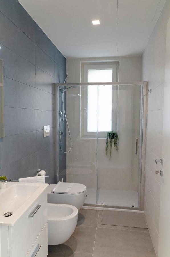 Apartamento Apulialux - Exclusive And Modern City View, Private Parking Bari Exterior foto