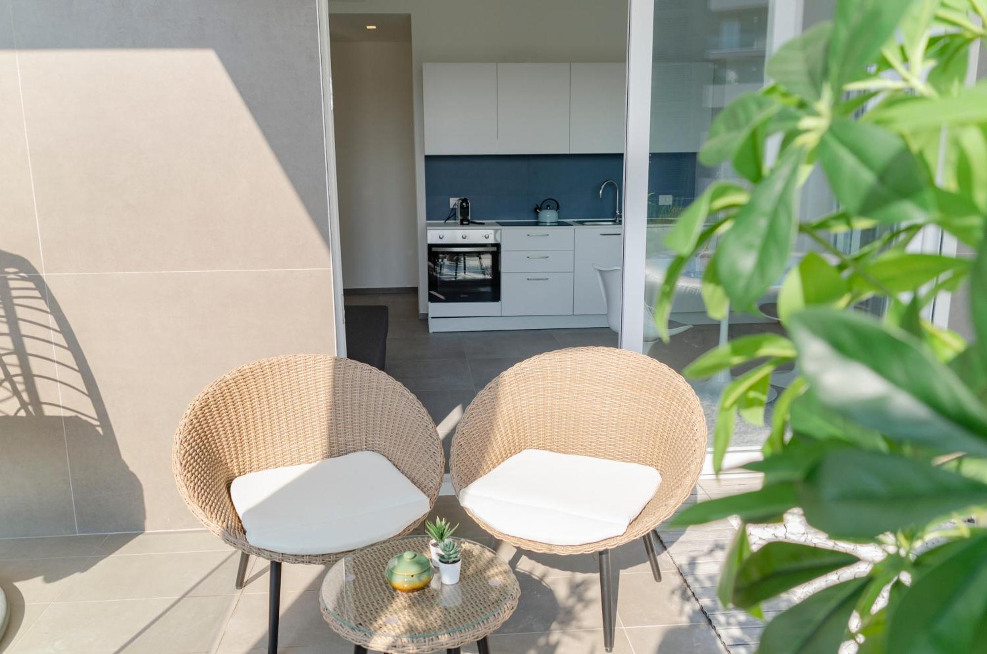 Apartamento Apulialux - Exclusive And Modern City View, Private Parking Bari Exterior foto